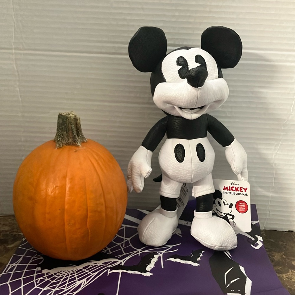 Disney “Mickey” the true original, Limited release edition
